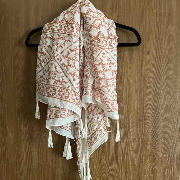 Triangle scarf